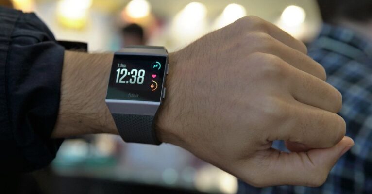 Đồng hồ đo calo Fitbit Ionic